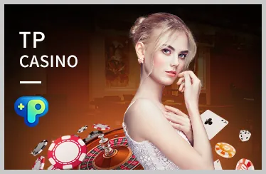 Game thủ đang chơi thể thao điện tử trên máy tính